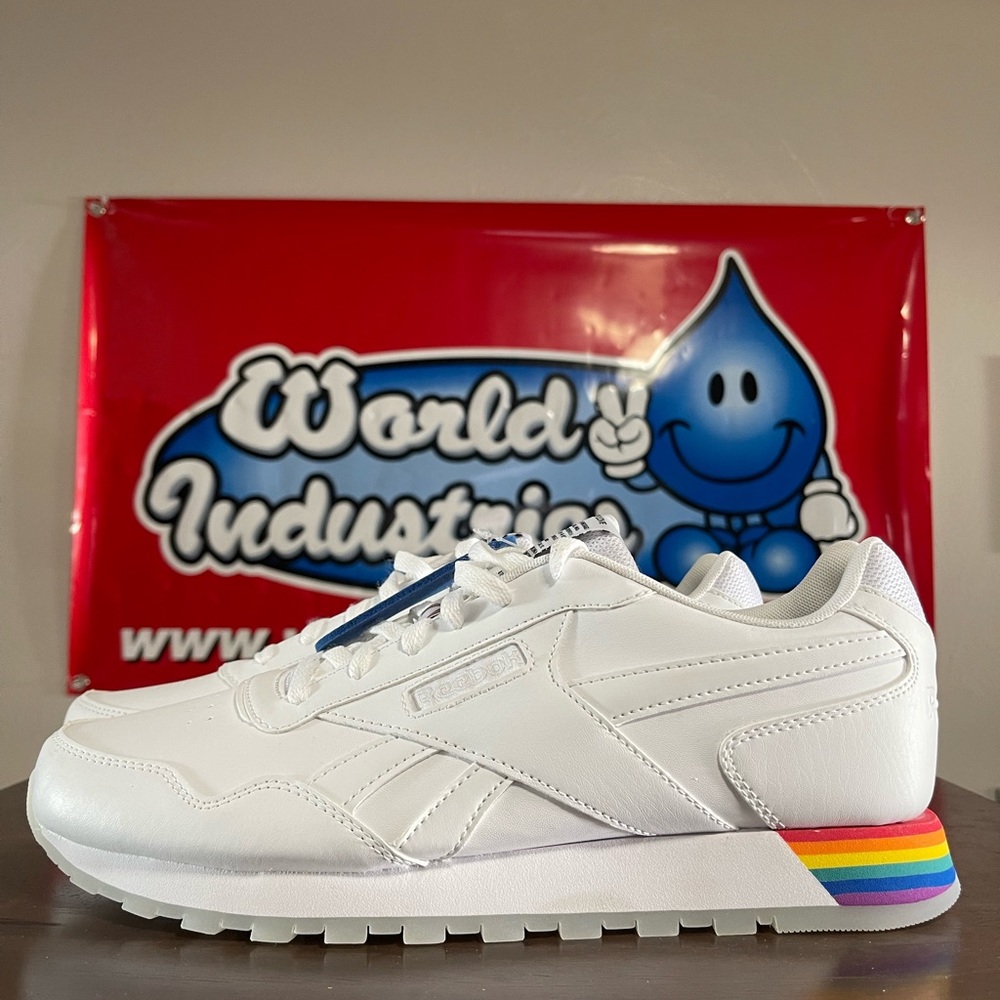 Reebok all types of love shoe size 10.5 new